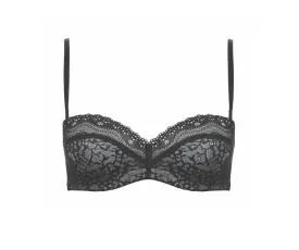 B.Enticing strapless bra